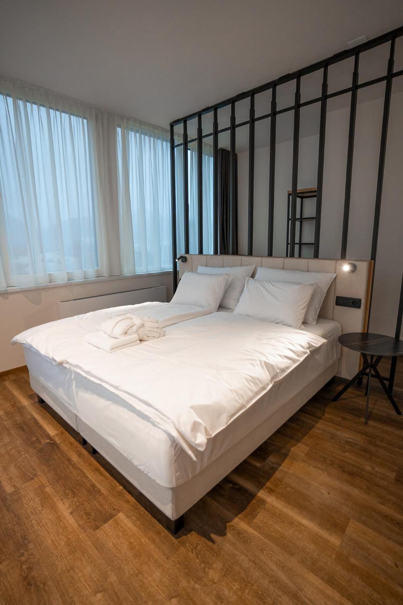 Hotel Lonca Škofja Loka Exteriör bild